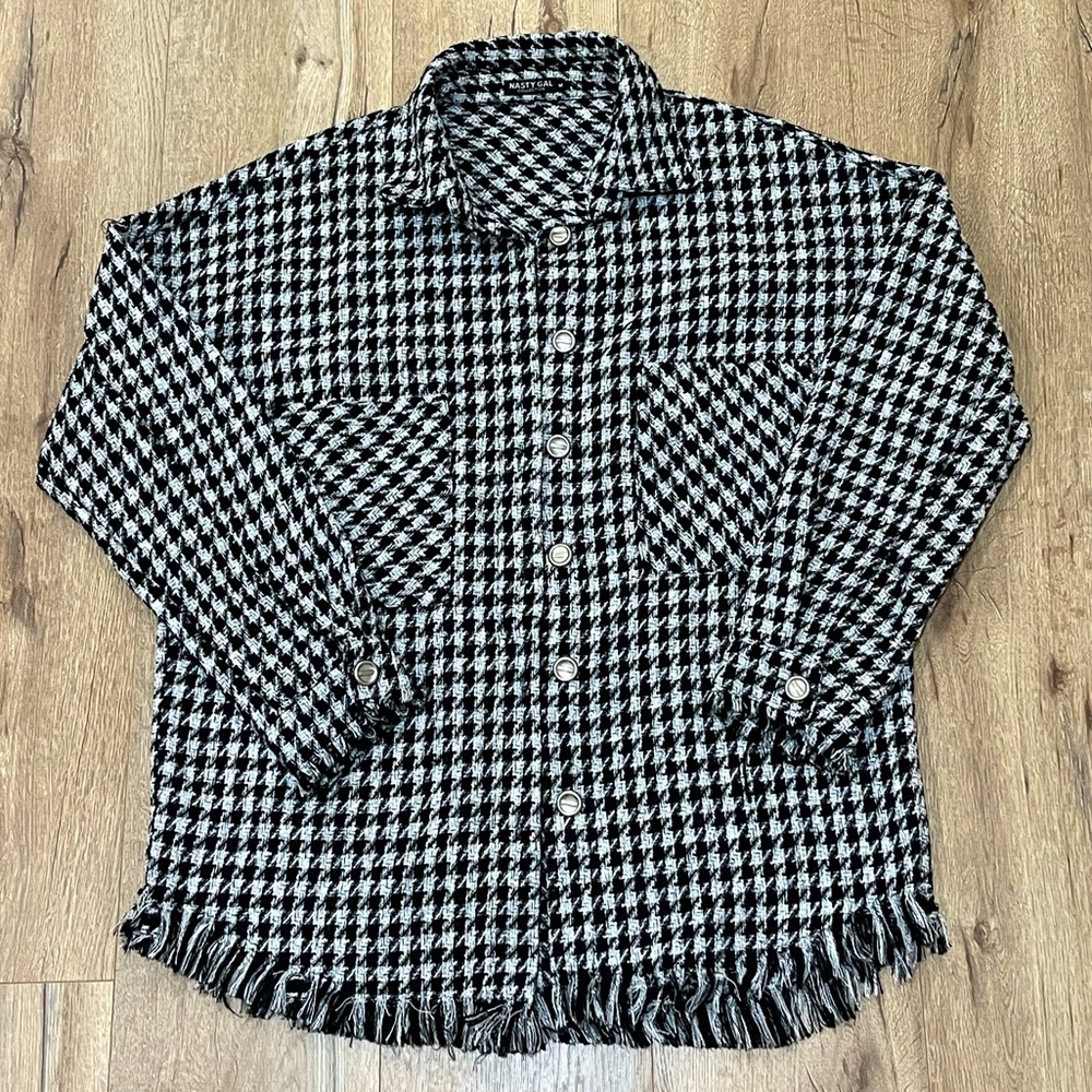 Nasty Gal - Houndstooth Knit Button Up Shacket - Black & White